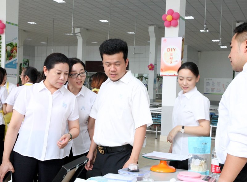 福滿中秋 情系國茂？